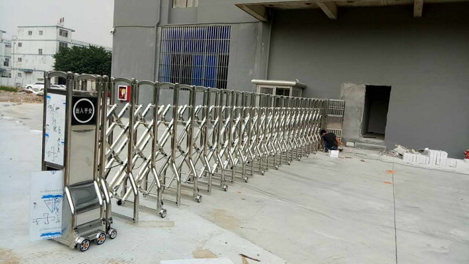 不銹鋼伸縮大門使用前要如何調試