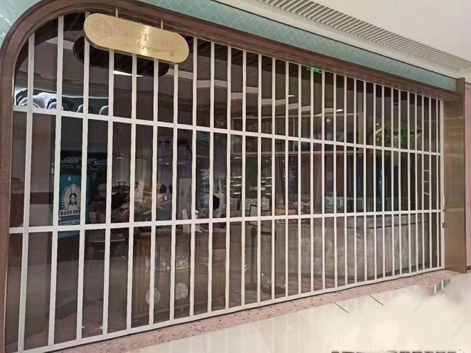 水晶卷閘門的特點及應用